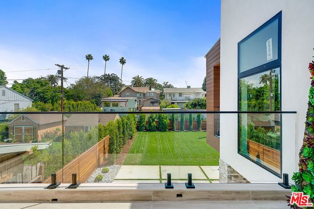 244 S Gramercy Place, Los Angeles, CA 90004