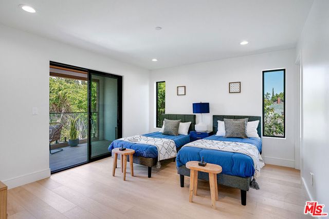 244 S Gramercy Place, Los Angeles, CA 90004