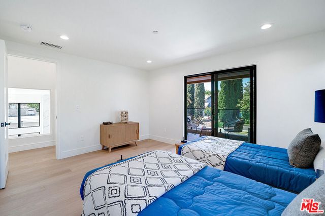 244 S Gramercy Place, Los Angeles, CA 90004