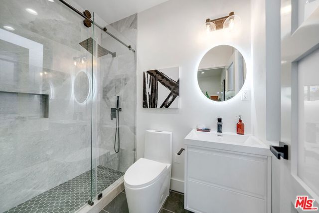 244 S Gramercy Place, Los Angeles, CA 90004