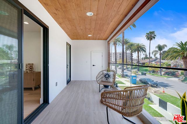 244 S Gramercy Place, Los Angeles, CA 90004