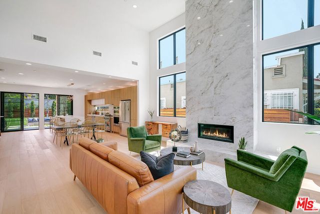 244 S Gramercy Place, Los Angeles, CA 90004