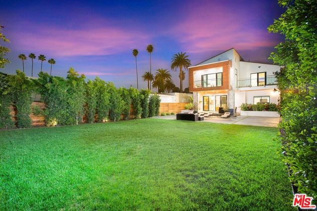 244 S Gramercy Place, Los Angeles, CA 90004