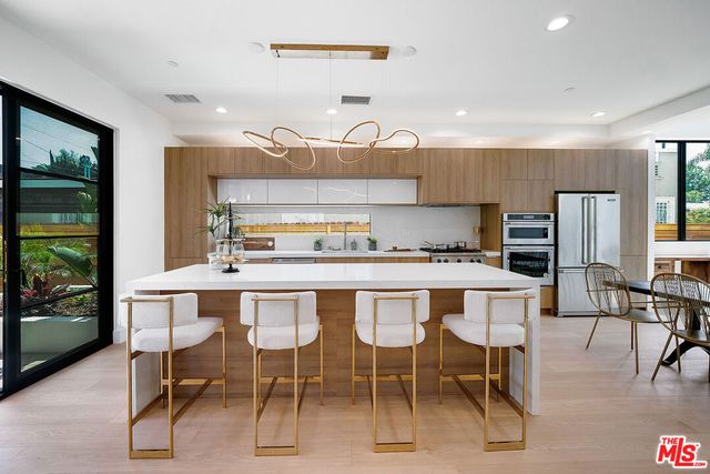 244 S Gramercy Place, Los Angeles, CA 90004