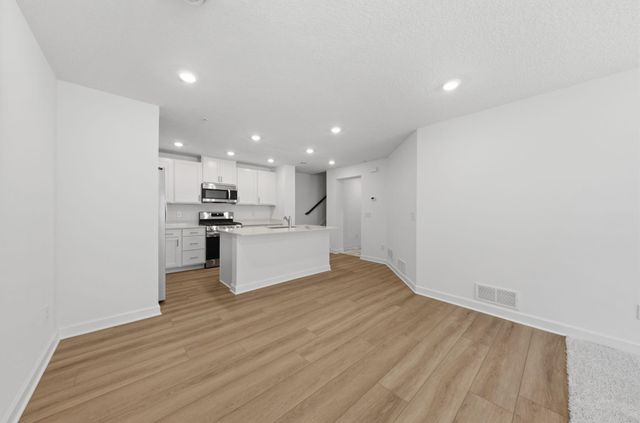 15006 Adare Way, Rosemount, MN 55068