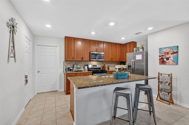 968 Burnett Drive, Aubrey, TX 76227