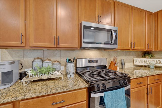 968 Burnett Drive, Aubrey, TX 76227