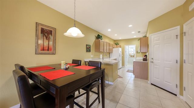 3736 82ND AVENUE CIRCLE E 103, Sarasota, FL 34243