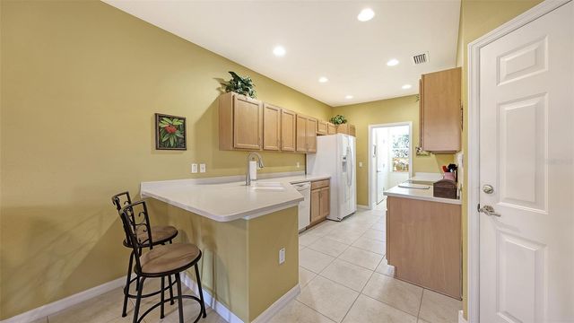 3736 82ND AVENUE CIRCLE E 103, Sarasota, FL 34243