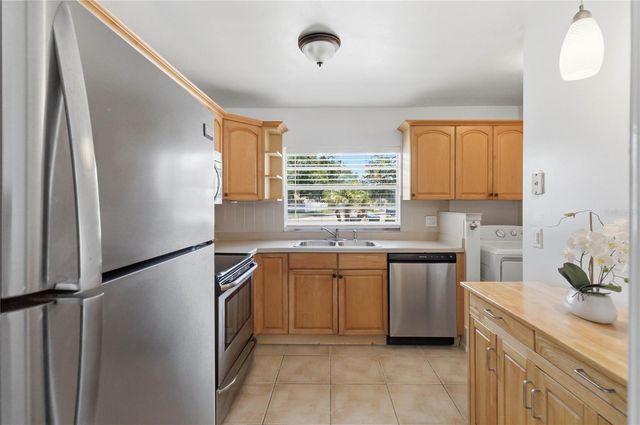 3062 STONECASTLE ROAD, Orlando, FL 32822