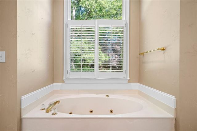 226 EUHARLEE FIVE FORKS Road, Kingston, GA 30145