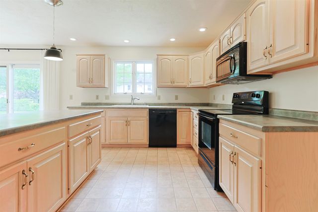 1416 Stone Trail, South Bend, IN 46614