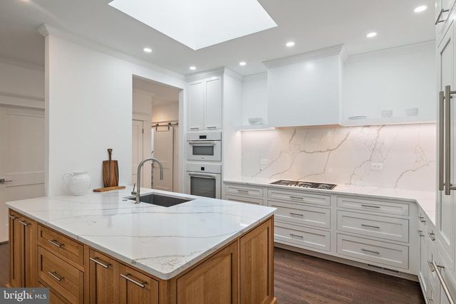 1010 S RIVER LANDING RD, Edgewater, MD 21037