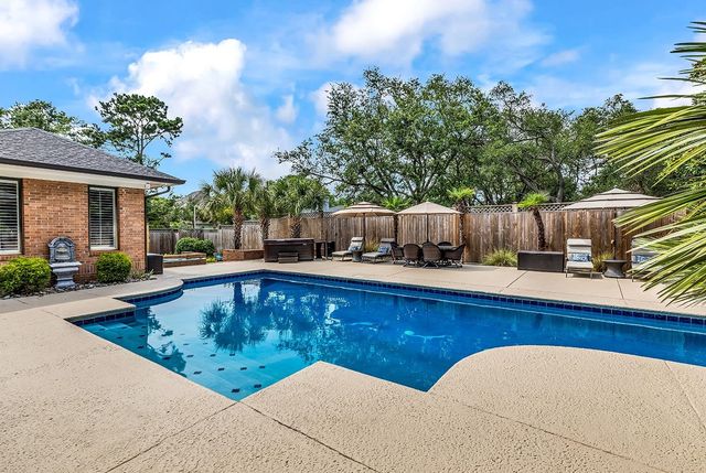 406 Dunes Dr., Myrtle Beach, SC 29572