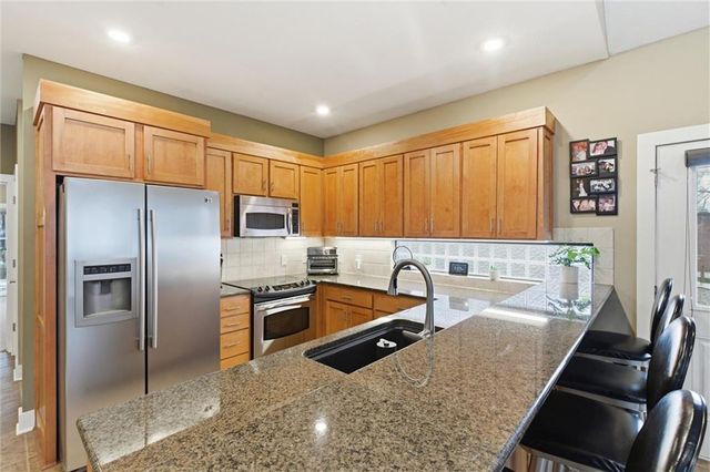 134 Beach Drive, Lake Tapawingo, MO 64015