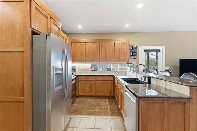 134 Beach Drive, Lake Tapawingo, MO 64015