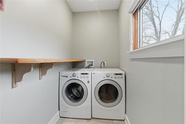 134 Beach Drive, Lake Tapawingo, MO 64015