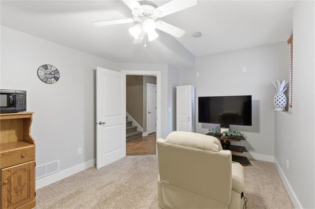 134 Beach Drive, Lake Tapawingo, MO 64015