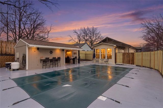 134 Beach Drive, Lake Tapawingo, MO 64015