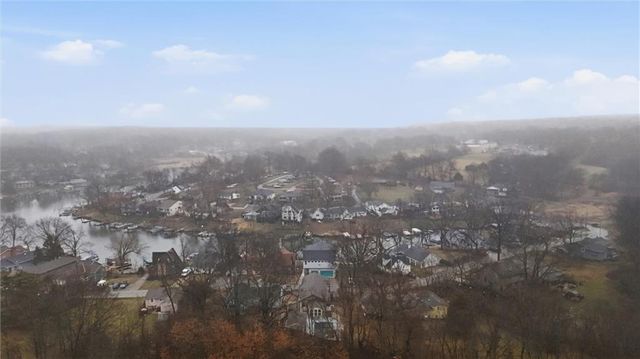 134 Beach Drive, Lake Tapawingo, MO 64015