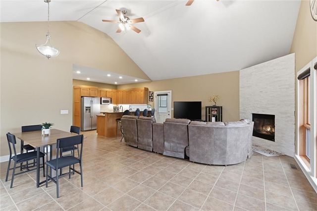 134 Beach Drive, Lake Tapawingo, MO 64015