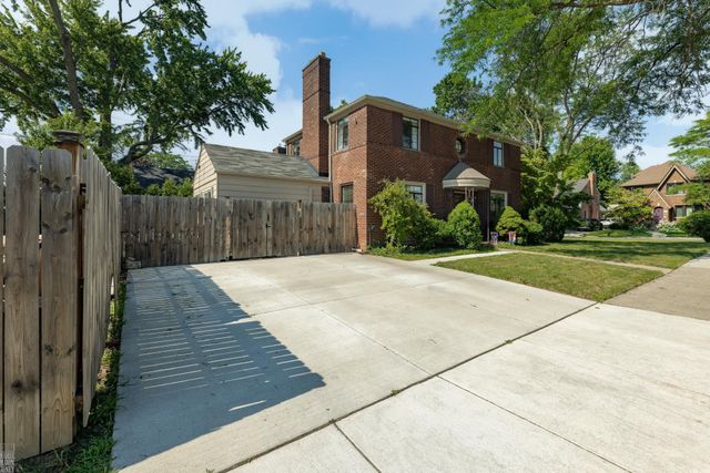 675 Fisher Road, Grosse Pointe, MI 48230