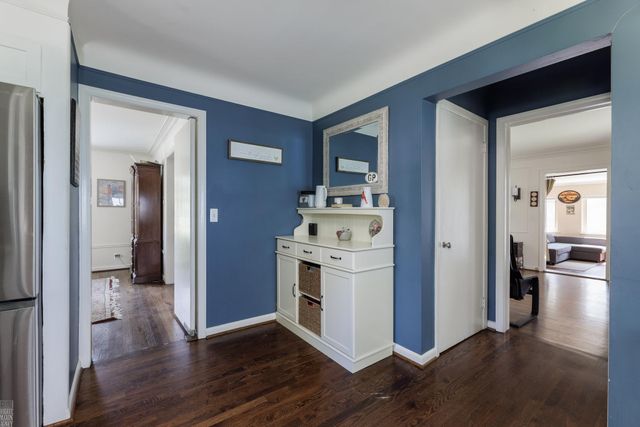 675 Fisher Road, Grosse Pointe, MI 48230