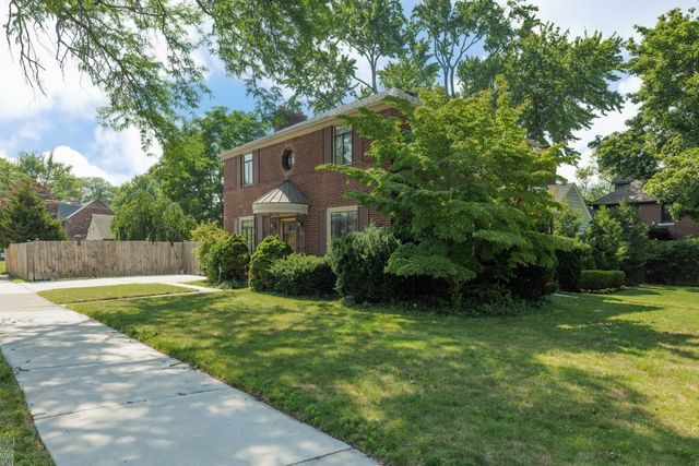 675 Fisher Road, Grosse Pointe, MI 48230
