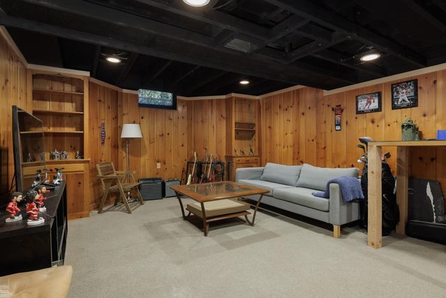 675 Fisher Road, Grosse Pointe, MI 48230