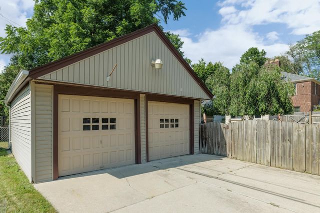 675 Fisher Road, Grosse Pointe, MI 48230