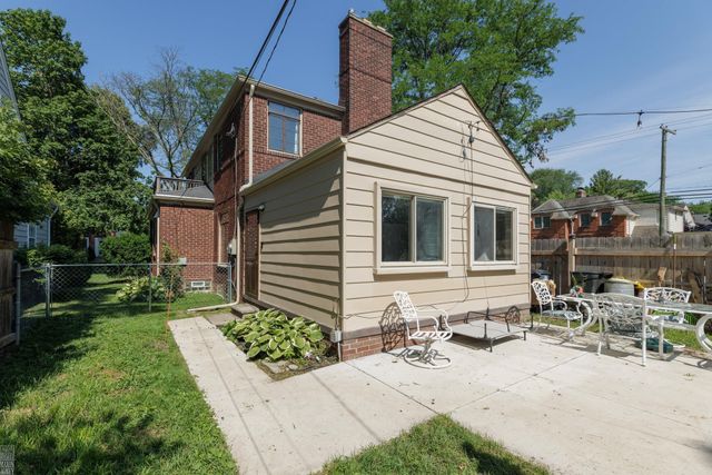 675 Fisher Road, Grosse Pointe, MI 48230