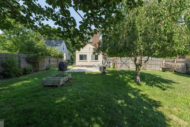 675 Fisher Road, Grosse Pointe, MI 48230