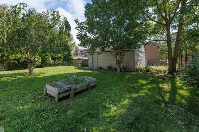 675 Fisher Road, Grosse Pointe, MI 48230