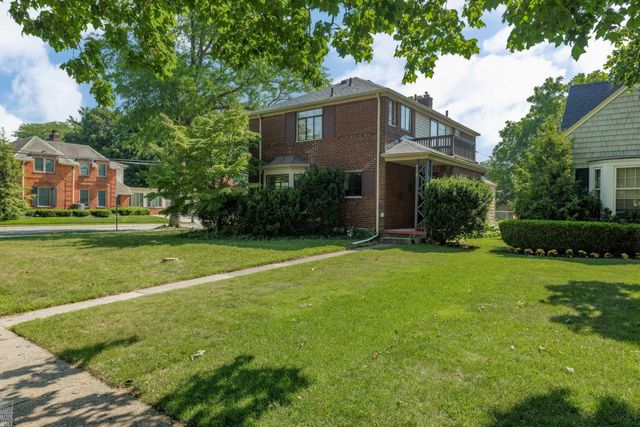 675 Fisher Road, Grosse Pointe, MI 48230
