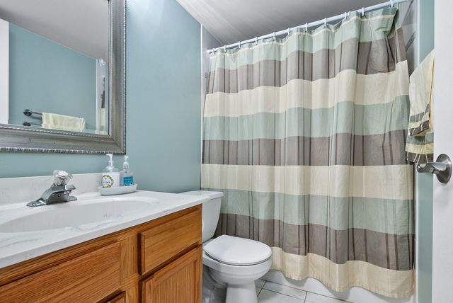 11112 E Cove Circle 3-2D, Palos Hills, IL 60465