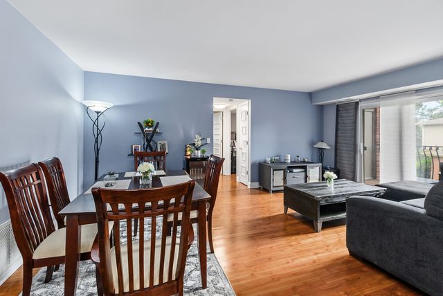 11112 E Cove Circle 3-2D, Palos Hills, IL 60465