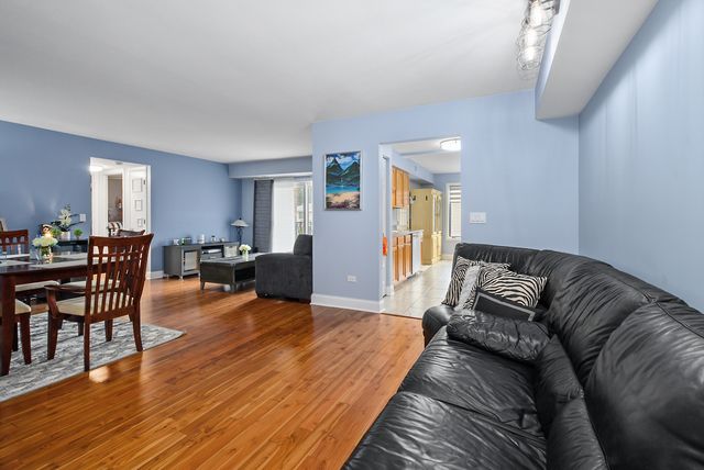 11112 E Cove Circle 3-2D, Palos Hills, IL 60465