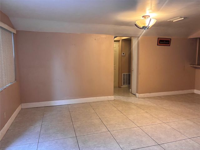 1141 S Ridge Road, Lantana, FL 33462