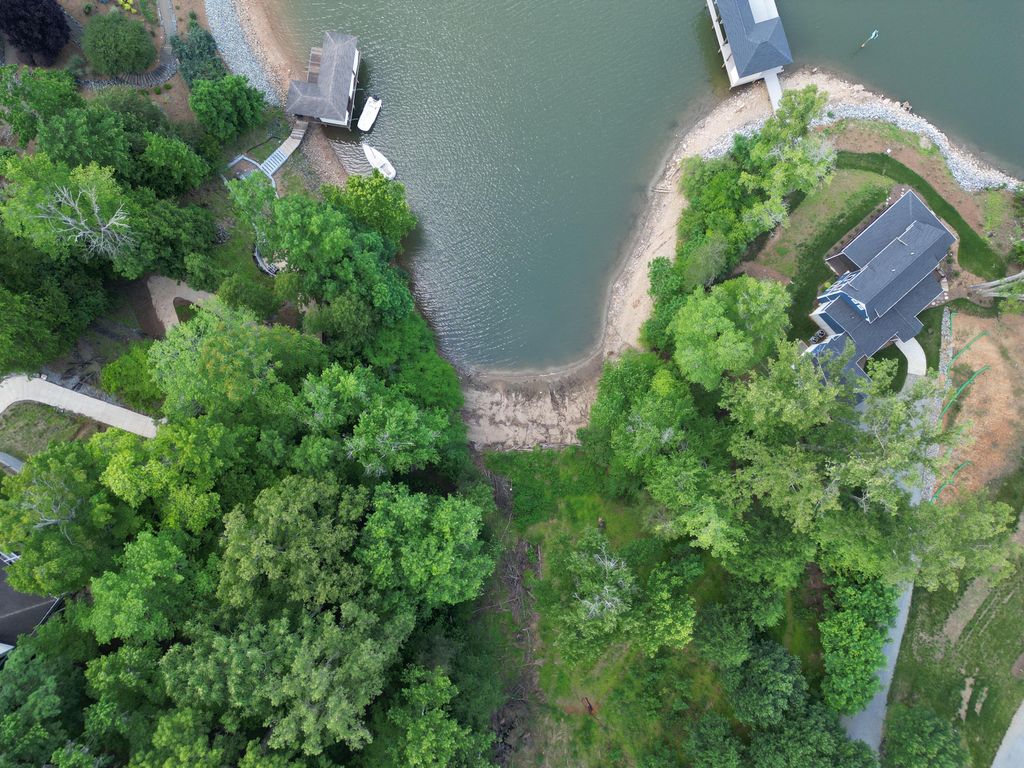 00 IVY LN, Union Hall, VA 24176