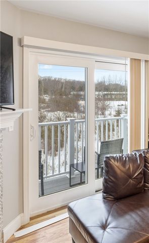 9 Gray Coach Lane 911, Cranston, RI 02921