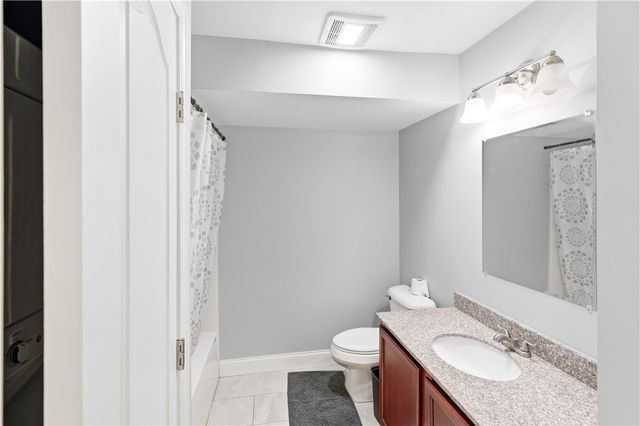 9 Gray Coach Lane 911, Cranston, RI 02921