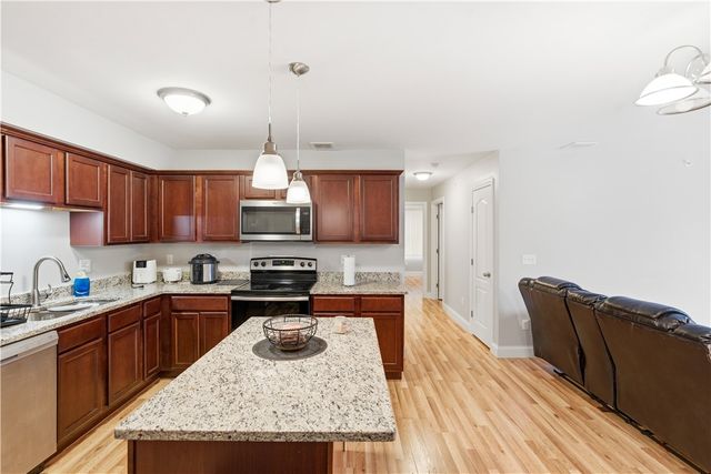 9 Gray Coach Lane 911, Cranston, RI 02921