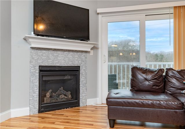 9 Gray Coach Lane 911, Cranston, RI 02921