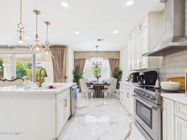 7446 W TUMBLEWOOD Drive, Peoria, AZ 85382