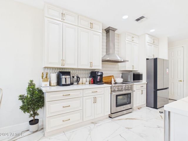 7446 W TUMBLEWOOD Drive, Peoria, AZ 85382