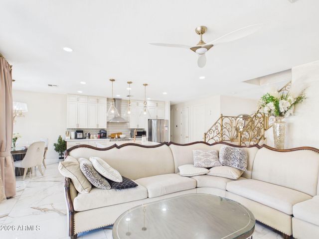 7446 W TUMBLEWOOD Drive, Peoria, AZ 85382