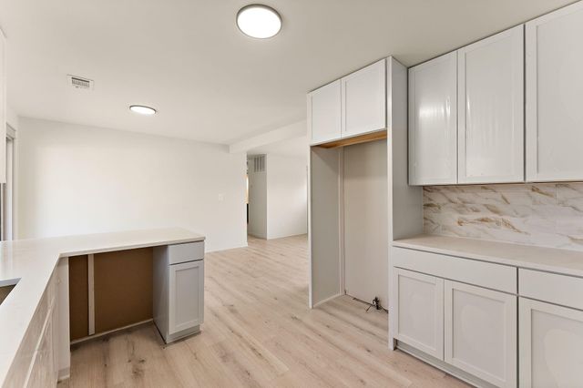 2403 Thomas Road, Valparaiso, IN 46383