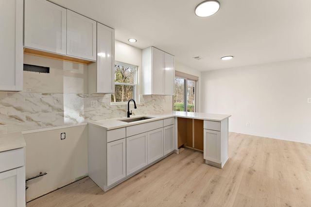 2403 Thomas Road, Valparaiso, IN 46383