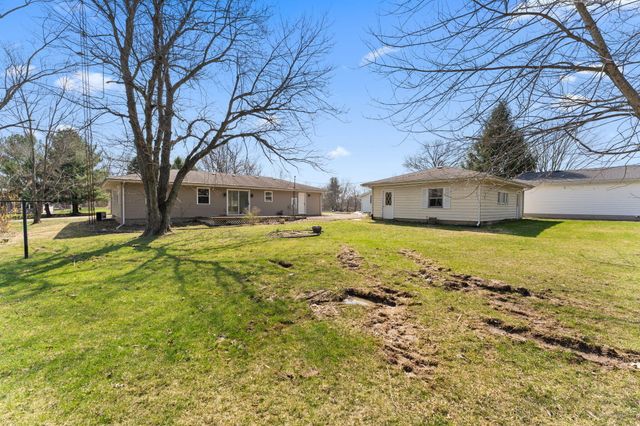 2403 Thomas Road, Valparaiso, IN 46383
