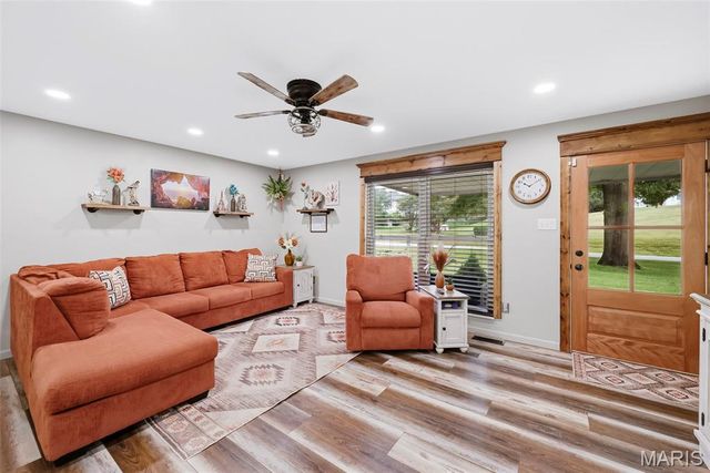 1392 N Henke Road, Lake St Louis, MO 63367